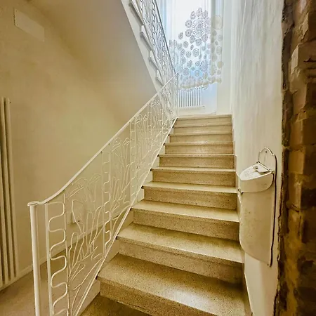 La Presentosa Bed & Breakfast 4*